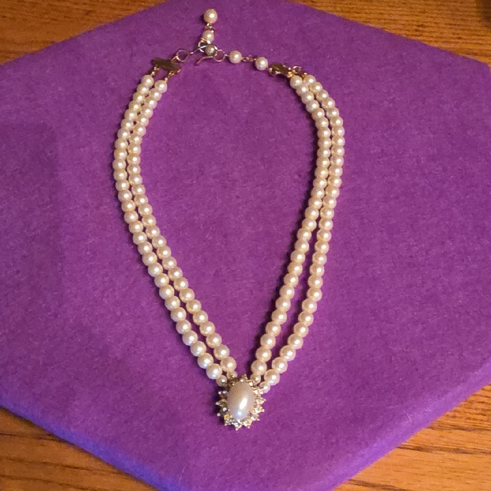 Elegant Pearl Necklace